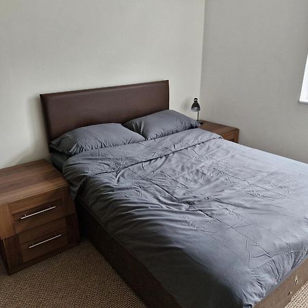 Bright Spacious Airy 2 Bed Flat Ealing Esterno foto