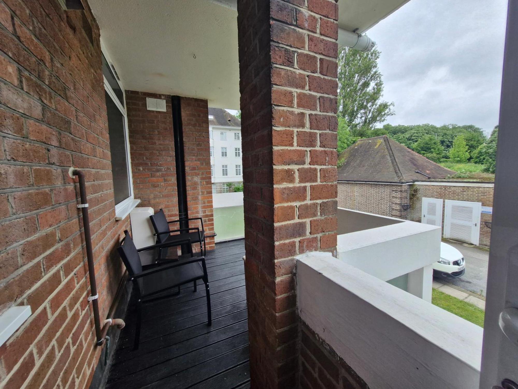 Bright Spacious Airy 2 Bed Flat Ealing Esterno foto